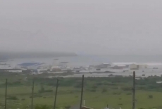 俄罗斯强震后，海啸淹没 2000 人居住的港口城镇